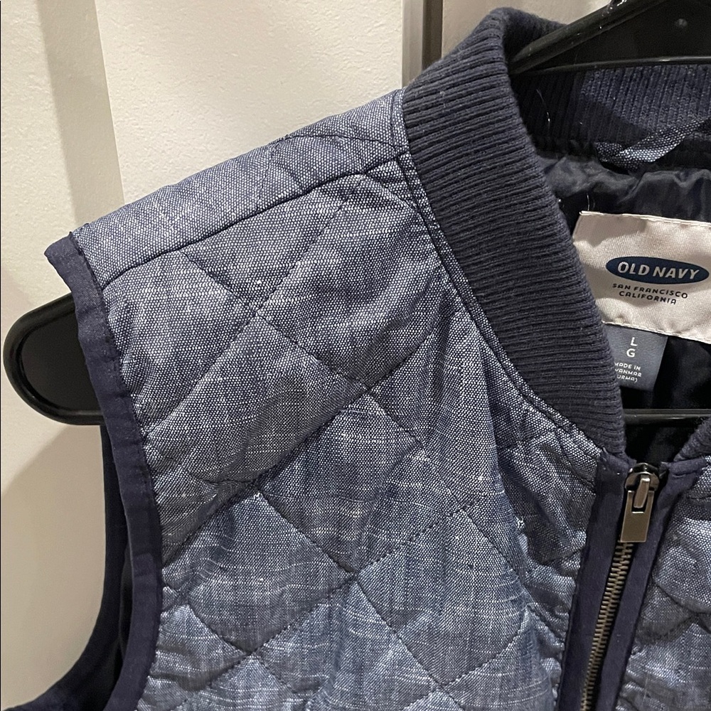 Old Navy Quilted Vests in Blue, Red/Blk buffalo plaid and Cream. All sz large - Picture 3 of 7